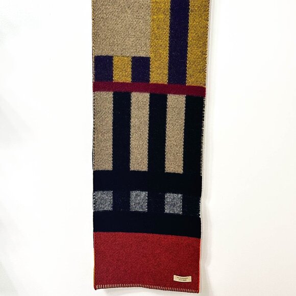 Burberry Thick Scarf - Picture 8 of 9